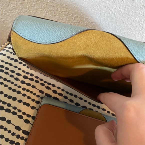 Kate Spade scalloped crossbody and wallet set 😍 - Picture 4 of 10